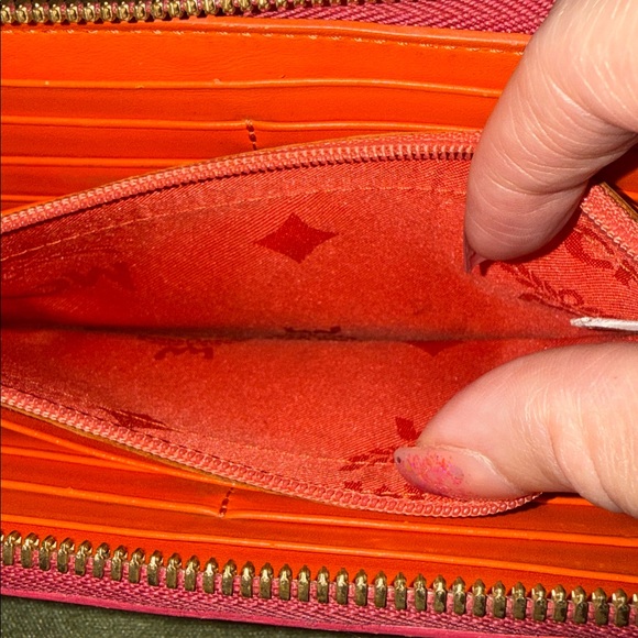 MCM Red Zip-Around Wallet - Picture 5 of 8